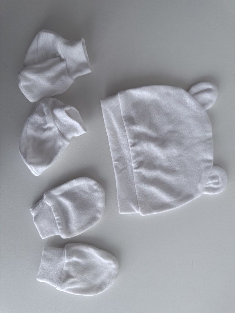 Baby Newborn Set (Category: Babies & Kids Fashion) located in Quezon City. Submitted by klengkerz (Listing ID 1465106382, Image 2). Description: .