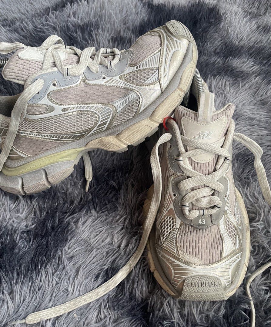 BALENCIAGA 3XL SNEAKER (Category: Sneakers) located in Barobo. Submitted by jvthruftz (Listing ID 1465091550, Image 3). Description: excellent condition eur 43 us10.