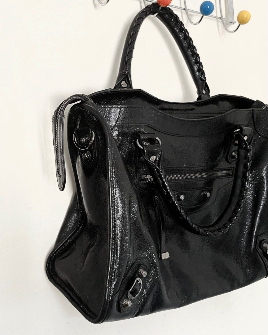 Balenciaga City Bag Alt (Category: Luxury Bags & Wallets) located in Manila. Submitted by kdclutter (Listing ID 1464824480, Image 3). Description: Balenciaga City Bag Alt - Color Black 🖤 - Gun Metal Hardware - YKK Zipper - Thick Premium Leather - No inclusions - No tags/plate/code - Excellent Overall Condition DM for more Deets!.