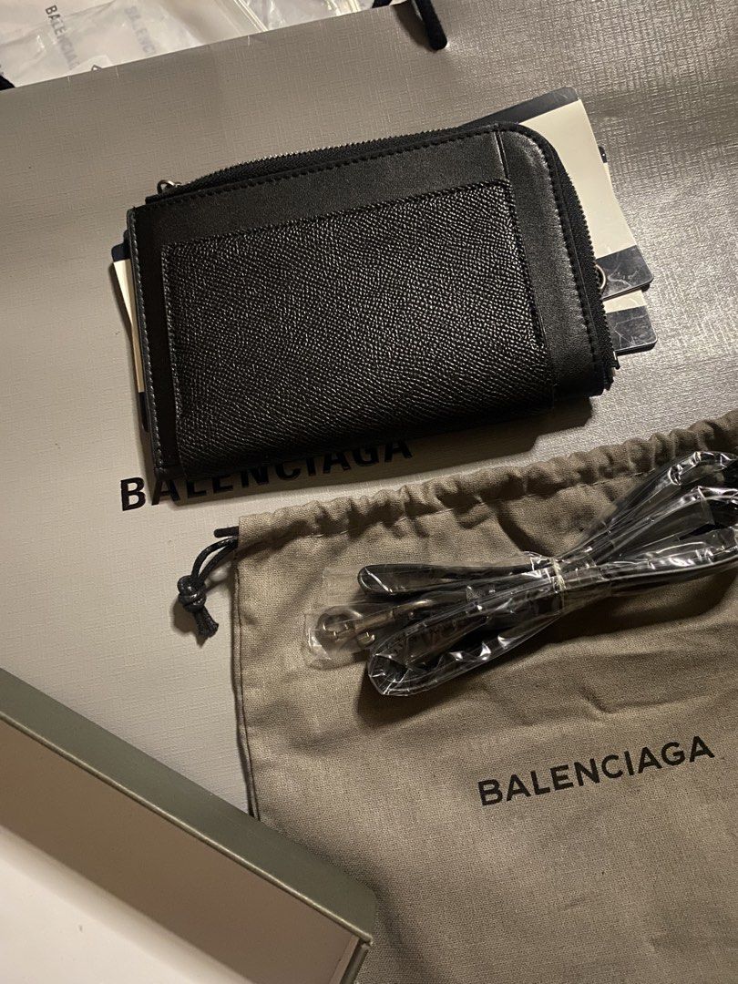 Balenciaga Passport Phone Holder (Category: Luxury Bags & Wallets) located in Manila. Submitted by itachi1997 (Listing ID 1463682371, Image 3). Description: inclusion- Balenciaga Box Dust Bag Paper Bag.