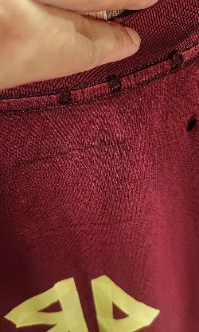 Balenciaga Tape (Category: Activewear) located in Caloocan City. Submitted by _jerald_ (Listing ID 1465097614, Image 3). Description: Balenciaga tape maroon.