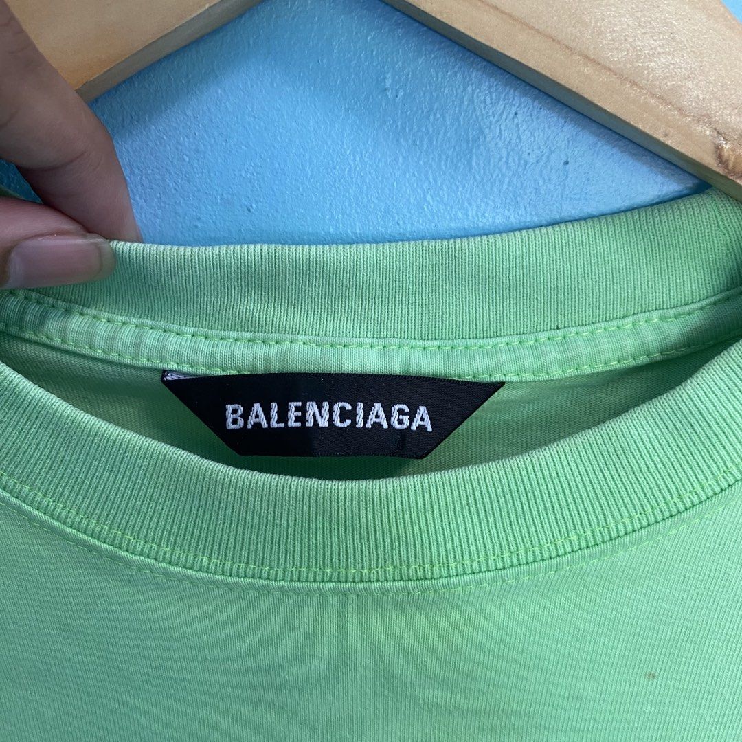 Balenciaga World Food programme shirt (Category: Tshirts & Polo Shirts ) located in Santo Tomas. Submitted by niftynook_22 (Listing ID 1465016111, Image 3). Description: Good condition 9/10 color rate 21x27 Needs wash.