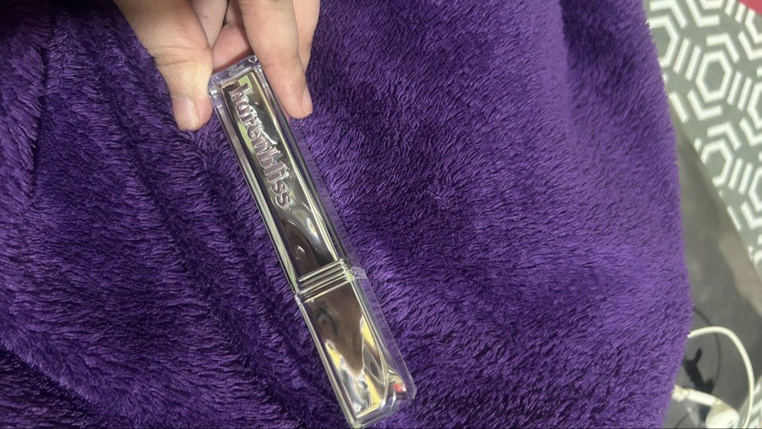barenbliss lippie shade 001 (Category: Makeup) located in Manila. Submitted by hirunlody (Listing ID 1465037263, Image 1). Description: used 1x lang and i sont like it :().