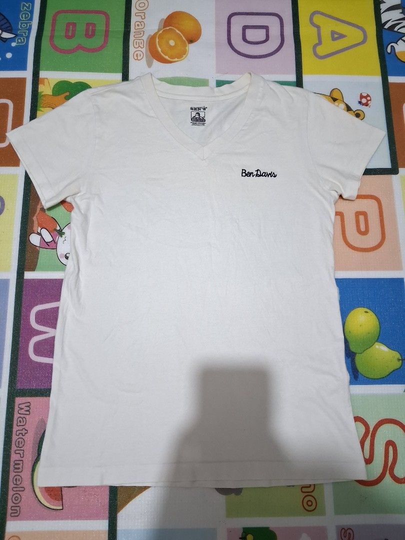 Ben Davis White V-Neck T-Shirt (Category: Tshirts & Polo Shirts ) located in Manila. Submitted by rossthrift (Listing ID 1465131069, Image 2). Description: - Brand: Ben Davis - Color: White - Style: V-neck, short sleeves, classic basic fit - Detail: Small embroidered logo on chest - Size: Men's free size - Condition: Great for casual, everyday outfits.