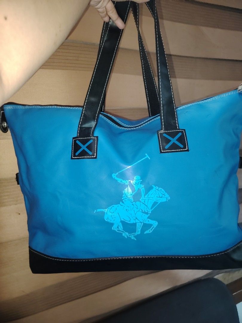 Beverly hills travel bag (Category: Shoulder Bags) located in Bulacan. Submitted by jhefkheelo02163 (Listing ID 1464990407, Image 1). Description: Likenew Beverly hills travelbag 2-3days keri No flaws Supernice in actual .