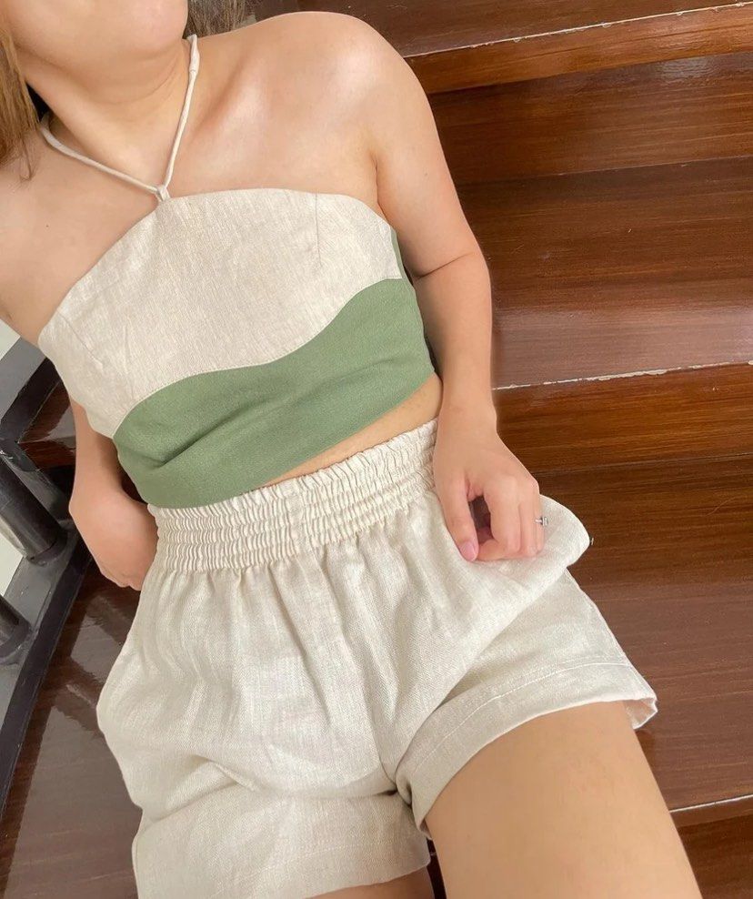 Beyond Collective Reversible Halter (Category: Sleeveless) located in Cebu City. Submitted by icethebear (Listing ID 1464974609, Image 1). Description: rfs: decluttering Havent worn for a while 📍 CEBU CITY will not reply to low ballers.