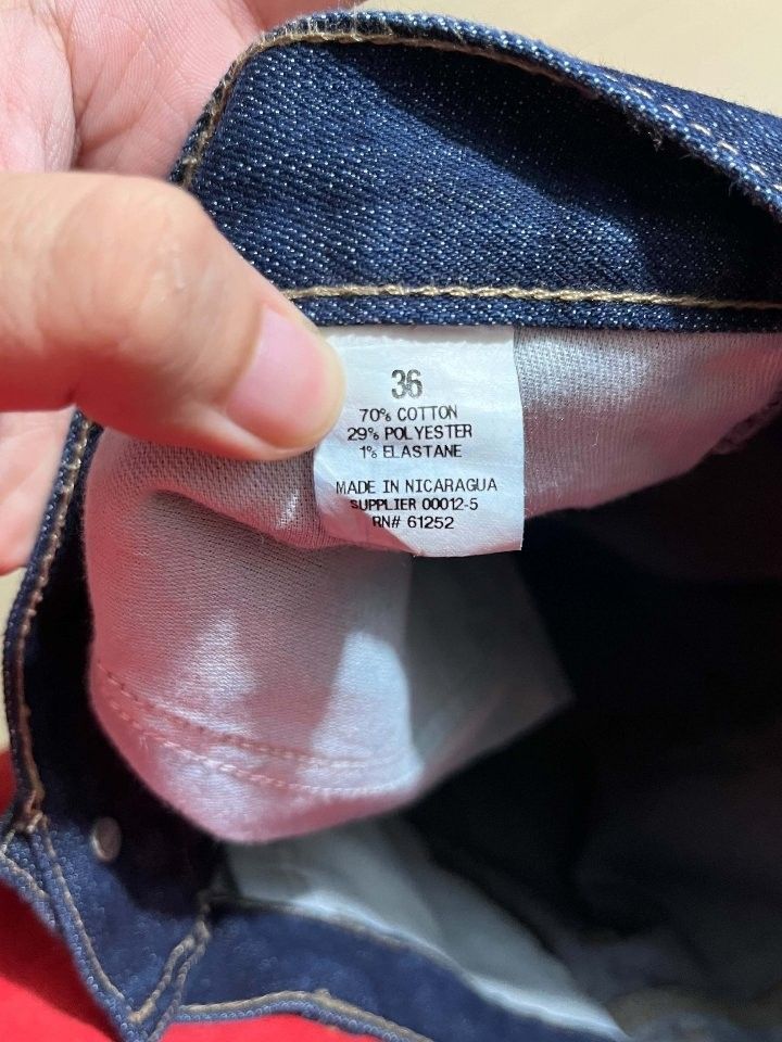 Big Mac Denim Cargo Shorts Size 36 (Category: Shorts) located in Manila. Submitted by kaloyyyyyy (Listing ID 1465027061, Image 3). Description: - Brand: Big Mac - Size: 36 - Color/Wash: Dark wash denim - Material: Comfortable blend of cotton, polyester, and elastane - Style: Classic workwear with contrast stitching - Features: Practical side tool pocket - Origin: Made in Nicaragua - Condition: Excellent / Ready to wear - Mode of Payment: GCash or