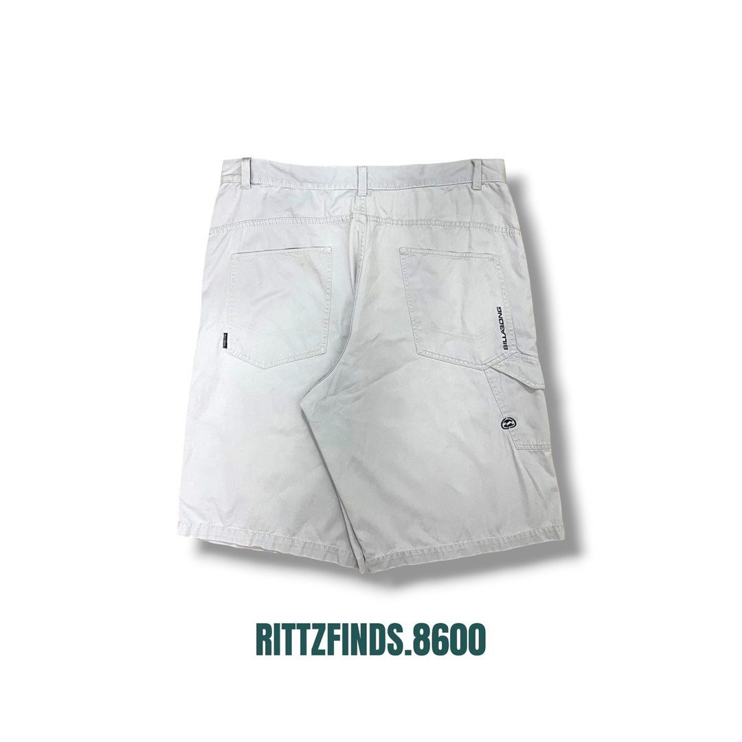 Billabong Men’s Cargo Short: (Category: Shorts) located in Butuan. Submitted by rittzfinds_8600 (Listing ID 1465081085, Image 2). Description: Condition: Excellent Flaws: Needwash/Stains Size: 36 on tag Dimensions: L24 H13 T16 .