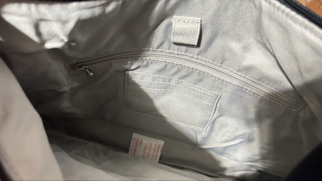 black baggalino shoulder bag (Category: Shoulder Bags) located in Quezon City. Submitted by prelovedthings830 (Listing ID 1465054305, Image 3). Description: .
