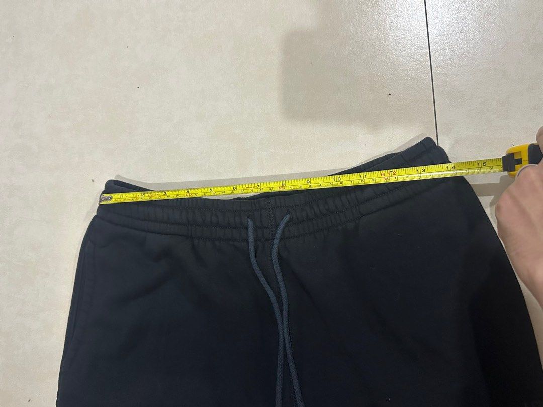 Black Cargo Pants (Footlocker Brand) (Category: Joggers) located in Lucena. Submitted by deklutter (Listing ID 1465145064, Image 3). Description: Black Cargo Joggers Good Condition 💯 Length: 38 inches Width: 15 inches (garterized) Hem: 10 inches Good Condition (Amoy imported padala not my style) J&T shipping.