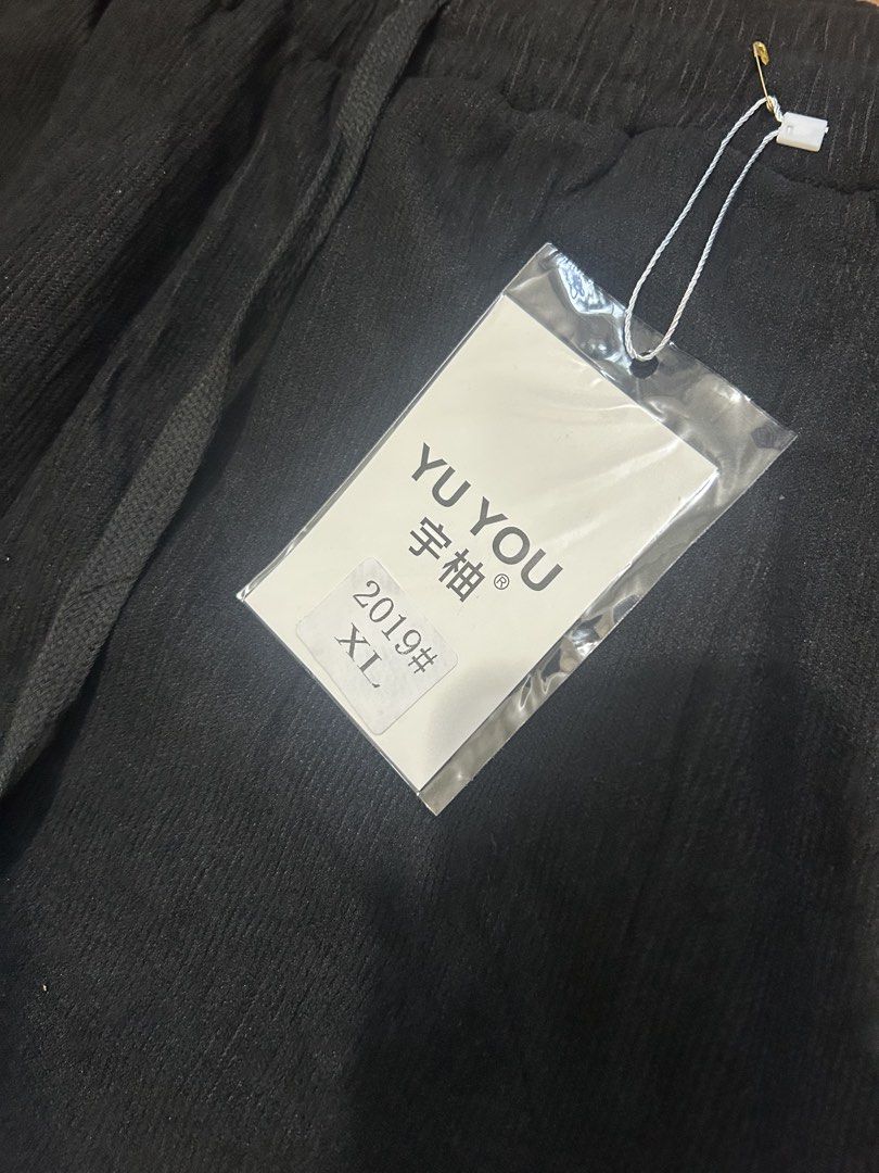Black Corduroy Cargo Pants Size M (Category: Other Bottoms) located in San Pedro. Submitted by choobiyn (Listing ID 1465035799, Image 2). Description: - Size XL (CHINESE SIZE!! Can fit M - L) - Never used, never tried on.