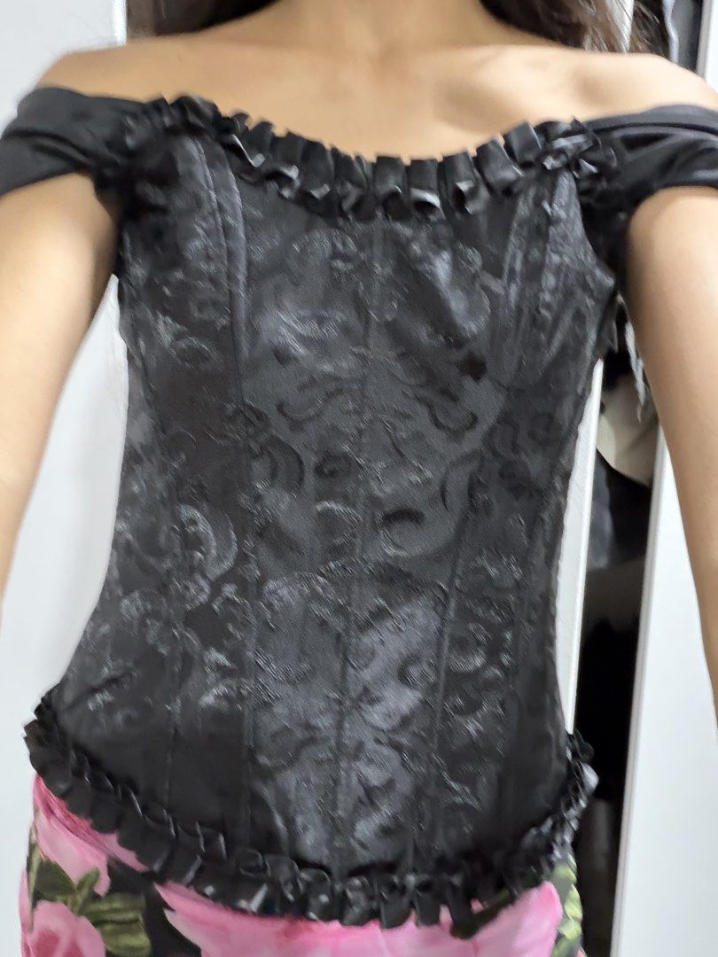 Black corset floral satin (Category: Sleeveless) located in Pasig City. Submitted by miss_abuelita (Listing ID 1465113779, Image 2). Description: .