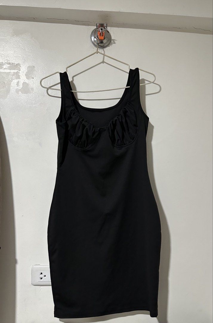 Black dress (Category: Dresses) located in Manila. Submitted by okaykloset (Listing ID 1464996197, Image 1). Description: Rfs: decluttering dresses Free size but best fit for s-m (stretchable) MOP: gcash/gotyme MOD: lalamove (sdd)/jnt.