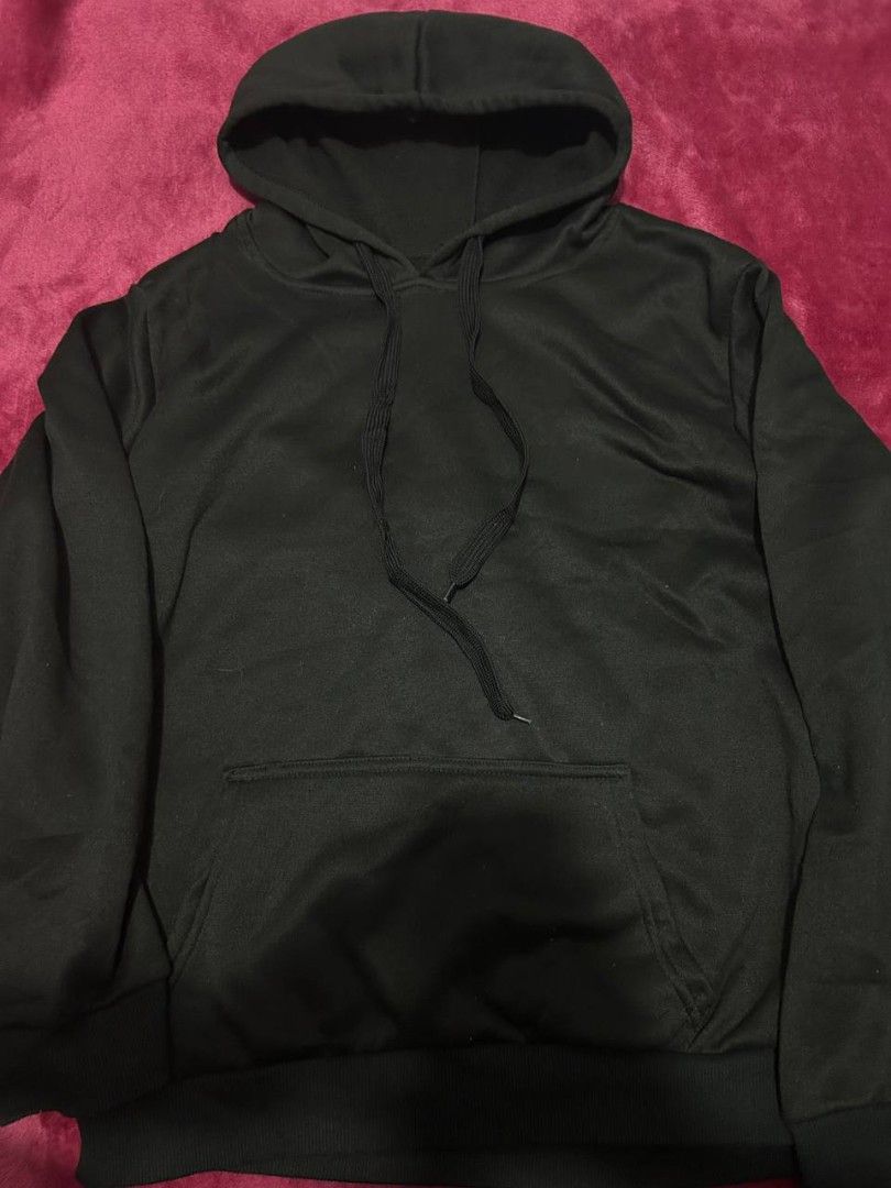 Black hoodie (Category: Coats, Jackets and Outerwear) located in Manila. Submitted by coolstuffs__ (Listing ID 1465160770, Image 1). Description: .