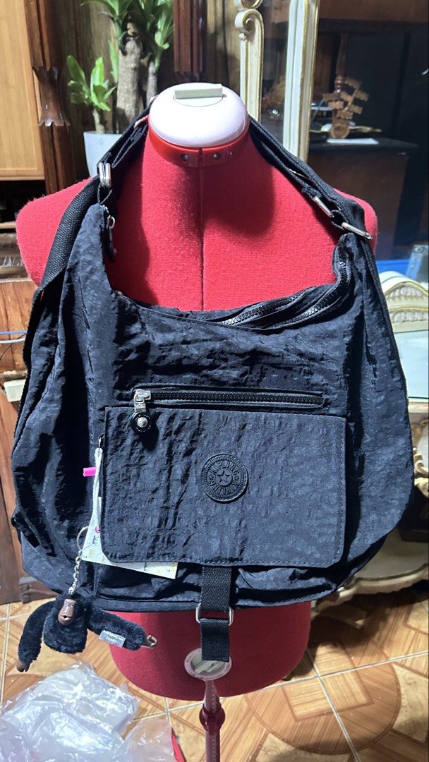 black kipling crossbody bag (Category: Cross-body Bags) located in Quezon City. Submitted by prelovedthings830 (Listing ID 1465050012, Image 1). Description: .