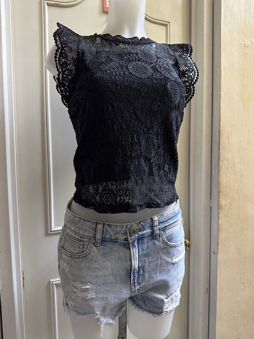 Black Lace Cap Sleeve Top S -Semi M (Category: Sleeveless) located in Calapan. Submitted by shakalak (Listing ID 1465008470, Image 2). Description: Black lace top with intricate floral patterns throughout. Cap sleeves feature scalloped edges. Sheer fabric at the upper chest and shoulders. Pair it with denim shorts or a patterned skirt for a casual day out. Great versatile piece for your wardrobe. Small -Semi Medium.