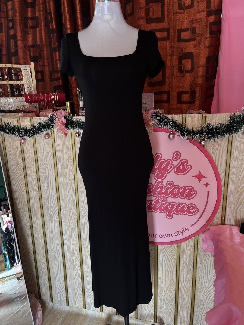 black long dress (Category: Dresses) located in Manila. Submitted by myapparelshop (Listing ID 1464970716, Image 1). Description: .