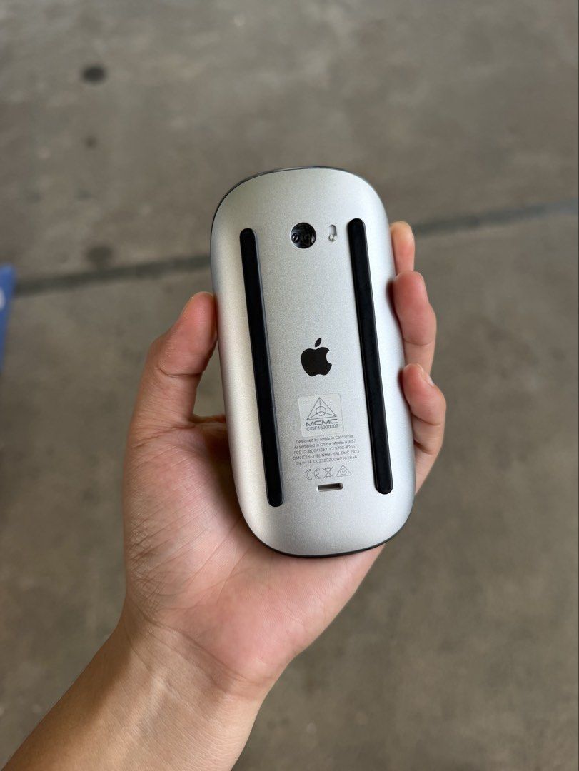 Black Magic Mouse (Category: Mouse & Mousepads) located in San Fernando. Submitted by idistrictph (Listing ID 1464970424, Image 2). Description: • Like new condition • No issue • Complete with box • Bought for 6k Selling Price: 3k only (fixed and last price) Will not entertain lowballers..