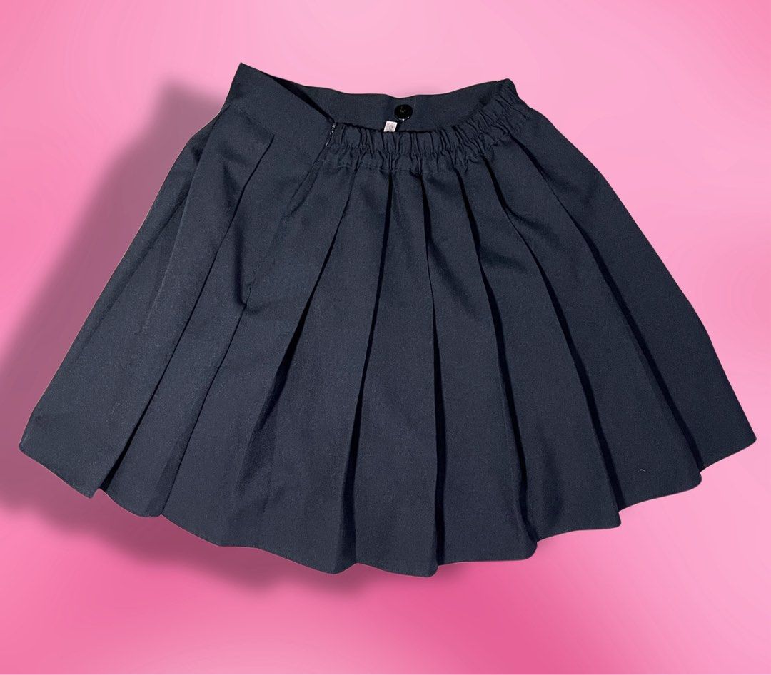 black pleaded skirt (Category: Skirts) located in Quezon City. Submitted by ayzria (Listing ID 1465032934, Image 2). Description: .