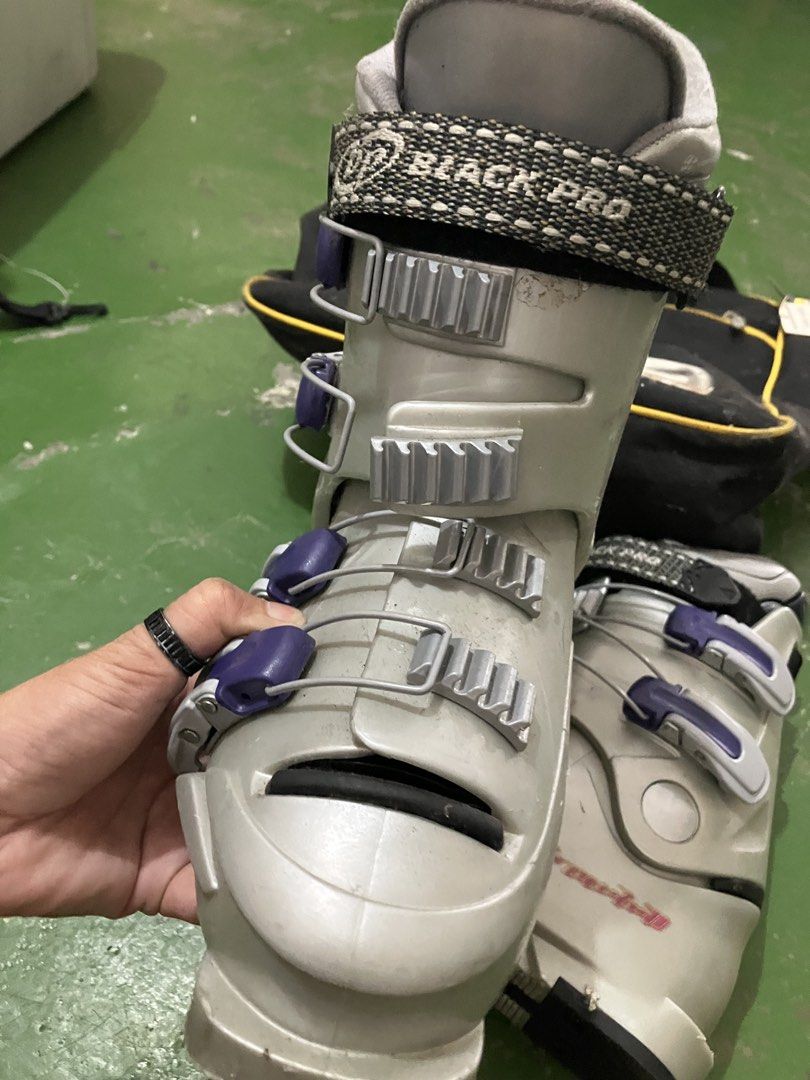 Black pro ski boots (Category: Skates, Rollerblades & Scooters) located in Angeles City. Submitted by jnwsurplus (Listing ID 1464978627, Image 3). Description: Plss see pictures Add sf.