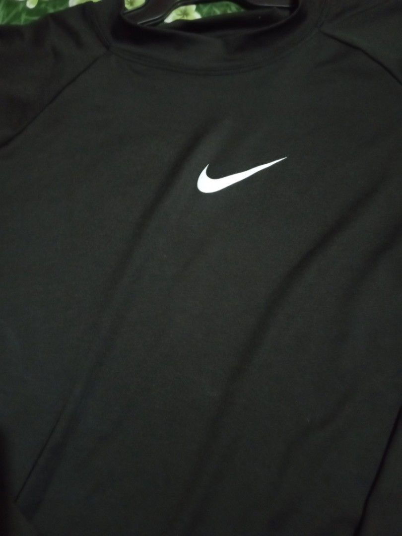 Black Rashguard for men (Category: Swim Top & Rash Guards) located in Cainta. Submitted by ziannika28 (Listing ID 1465005704, Image 2). Description: Size XL on tag (Used once only) Color:Black Chest:19 inch Length:25 inch.