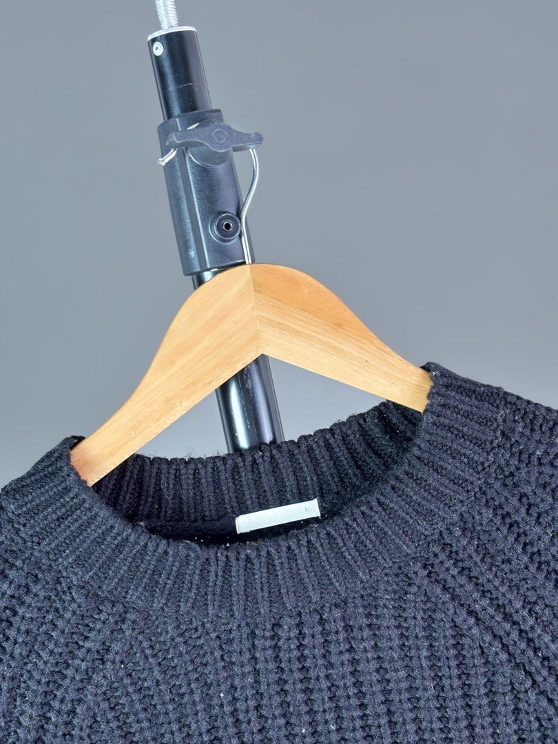 Black Ribbed Knit Crewneck Sweater (Category: Coats, Jackets and Outerwear) located in Malilipot. Submitted by brevsthrift (Listing ID 1465129756, Image 2). Description: - Color: Black - Size: M - Material: Chunky ribbed knit - Design: Classic crewneck with straight raglan shoulder seams - Details: Thick ribbed cuffs and hem - Styling: Easy to pair with denim or casual trousers Black na black pa.