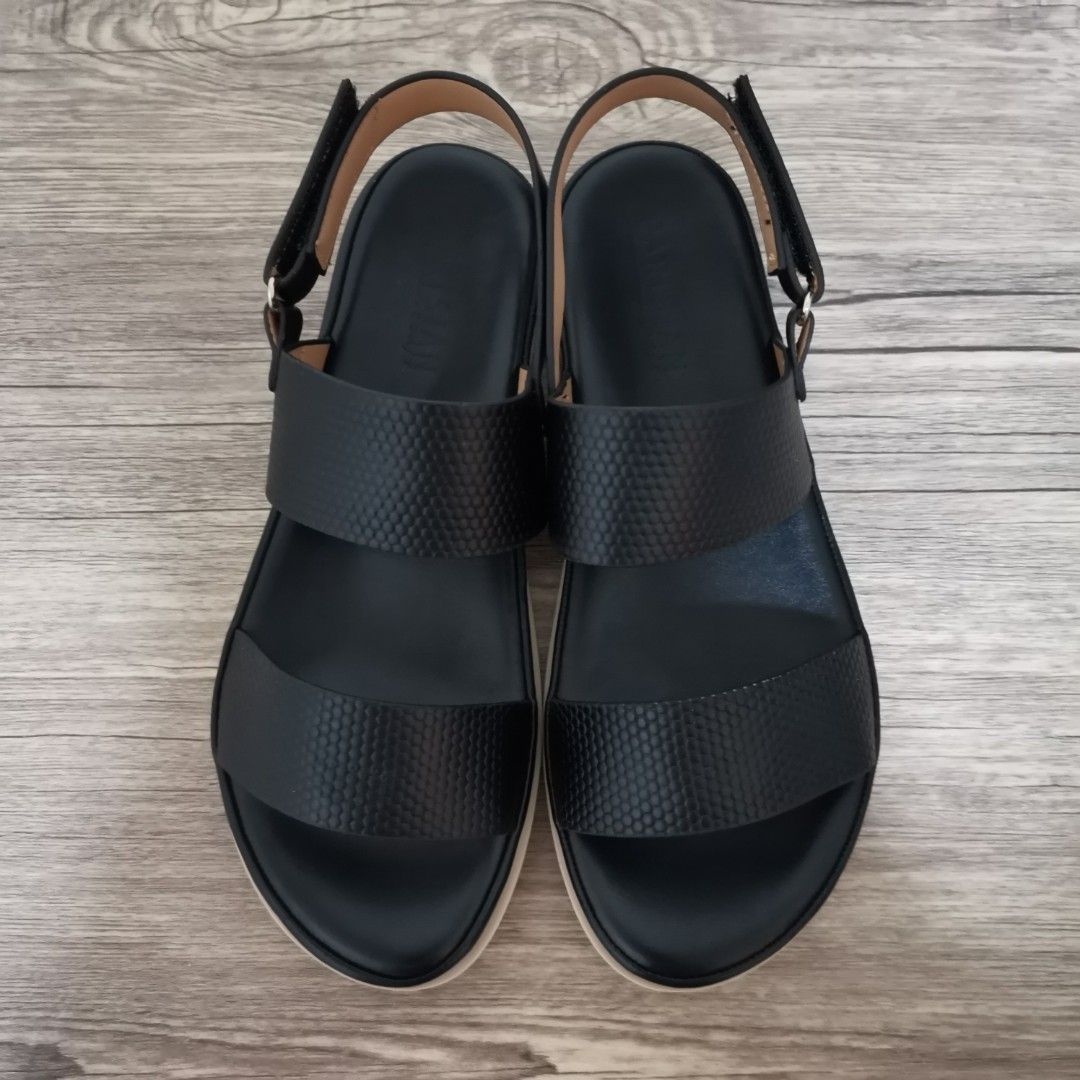 Black Sandals (Category: Flats & Sandals) located in Bacoor. Submitted by bloomingpetals (Listing ID 1464993856, Image 2). Description: ✨ For Sale: PARISIAN COMFY Sandals ₱500 FIXED • Size: EUR 37 / US 7 • Condition: Like new • Used: Once only • Clean and well-maintained • Original Parisian Comfy • No noticeable damage/issues Selling because I no longer use them. Please check the photos for actual condition. 🤍.