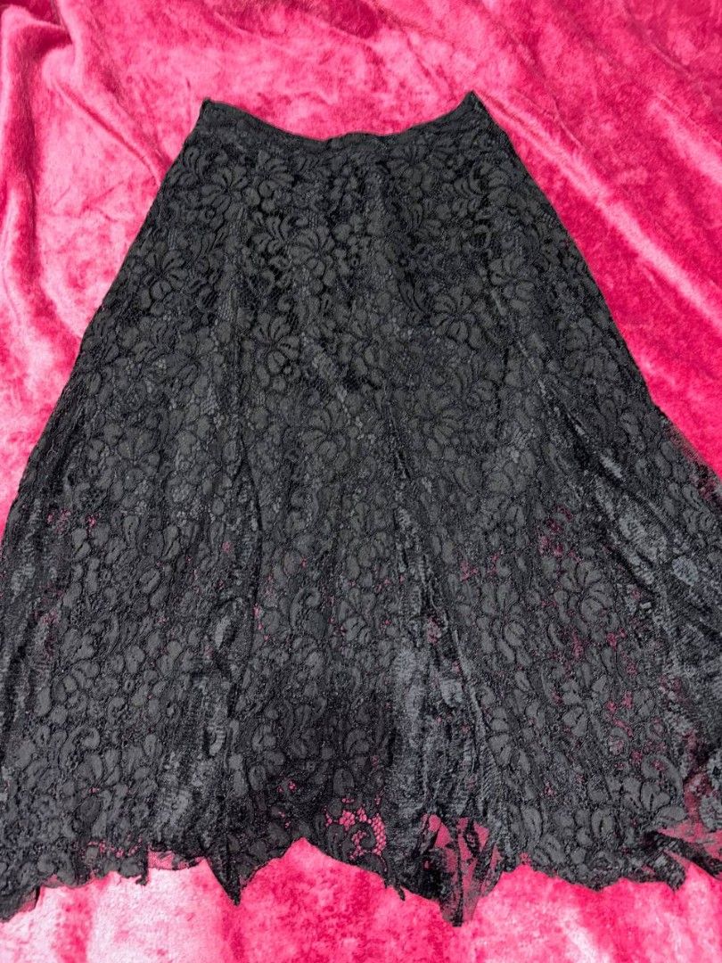 Black skirt (Category: Skirts) located in Manila. Submitted by coolstuffs__ (Listing ID 1465162313, Image 1). Description: size 26 from japan.