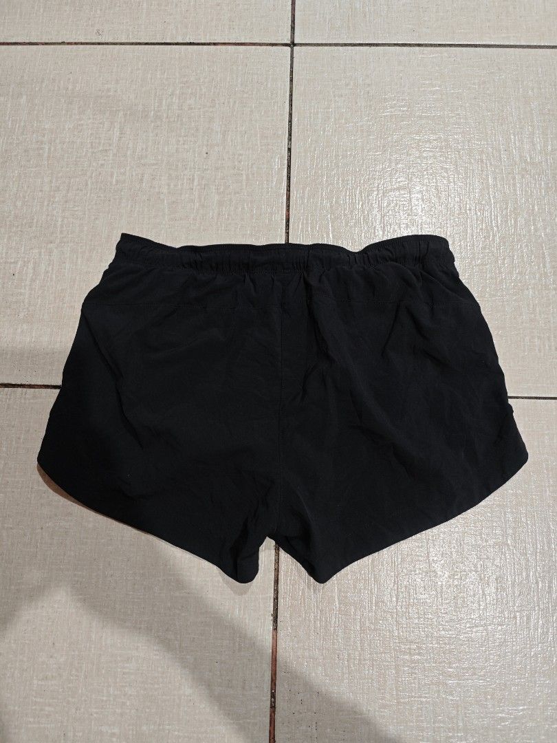 Blue and black athletic running shorts (Category: Activewear) located in Manila. Submitted by lilianapat52117 (Listing ID 1465113213, Image 2). Description: RANDOM SHORT W/ INNER LINING BLUE/BLACK NO TAGS WAIST 26-30 LENGTH 9 VGUC NO ISSUES 250.