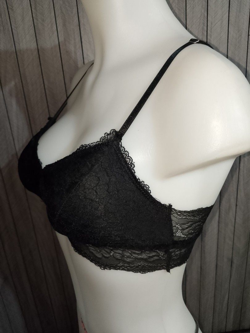 BNWT Small black lace padded bra Bralette (Category: Undergarments & Loungewear) located in Manila. Submitted by truecrystal-1407 (Listing ID 1465026800, Image 2). Description: .