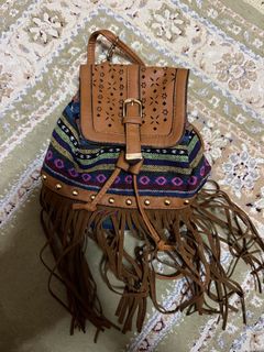 (Category: ) located in . Submitted by ai.thrift (Listing ID 1465102692, Image 1). Description: .