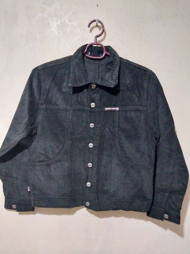 Bossini Jeans black corduroy jacket (Category: Coats, Jackets and Outerwear) located in Manila. Submitted by PrinceDani.Clothing (Listing ID 1465016362, Image 3). Description: bossini black corduroy cropped jacket small fit 20in width 21in length excellent condition .