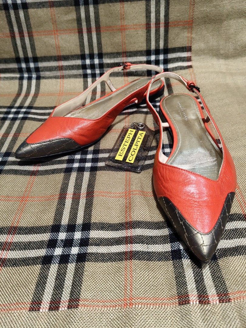 BOTTEGA VENETA (Category: Flats & Sandals) located in Baguio. Submitted by curated_luxe_brandeds (Listing ID 1465053245, Image 3). Description: BOTTEGA VENETA SIZE 36 ON TAG SEE PICS FOR DETAILS EXCELLENT CONDITION COLOR MAY VARY DUE TO LIGHTING MOP BDO /GCASH NO COD /COP FB PAGE /CAROUSELL : curated_luxe_brandeds FACEBOOK SELLING ACCOUNT : Esteph Colpita SA PHYSICAL STORE :STALL 324A THIRD FLOOR SKYWORLD SESSION ROAD BAGUIO CITY.