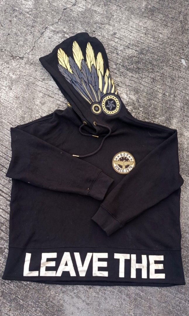 BOY LONDON (Category: Coats, Jackets and Outerwear) located in Cavite. Submitted by cielo_thrift.99 (Listing ID 1464971555, Image 3). Description: BOY LONDON HOODIE BRANDNEW CONDITION NO CRACK NO ISSUE SIZE: M TO LARGE COLOR RATE: 9.5/10 COLOR: BLACK GOLD NO ISSUE BRANDNEW CONDITION 700 SHIPPED TANZA CAVITE LOC..