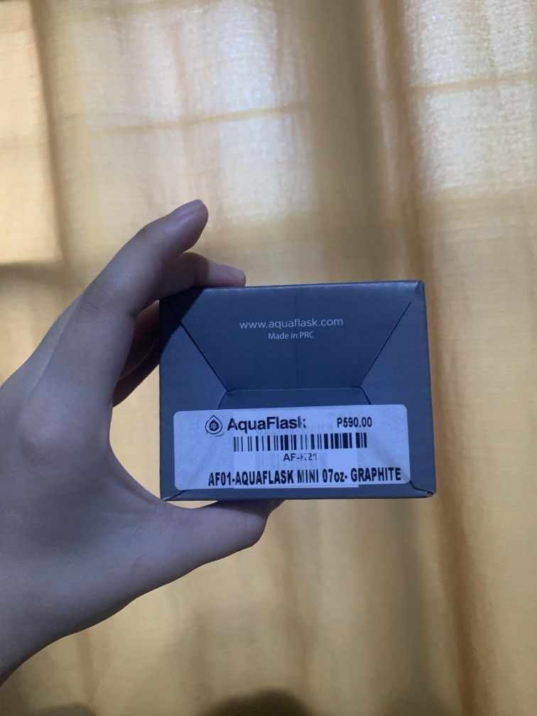BRAND NEW Aqua Flask (7 oz) GREY (Category: Water Bottles & Tumblers) located in Quezon City. Submitted by matsells_ (Listing ID 1465043990, Image 2). Description: - brand new! never been used - rfs: i have an extra and di ko na ‘to magagamit - bought this on their official store! - can send more pictures in chat.