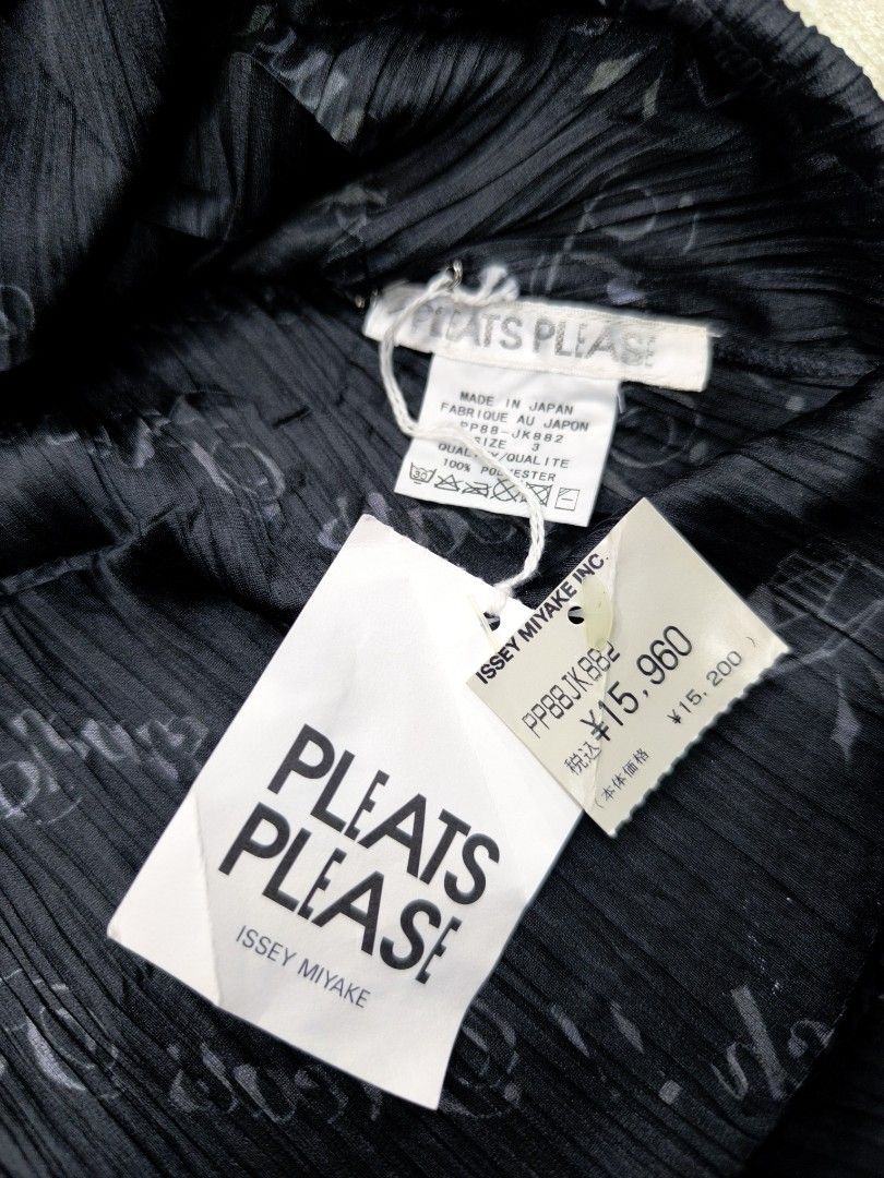 Brand New Pleats (Category: Dresses) located in Naga. Submitted by mags61913 (Listing ID 1465077480, Image 3). Description: Size 3 .