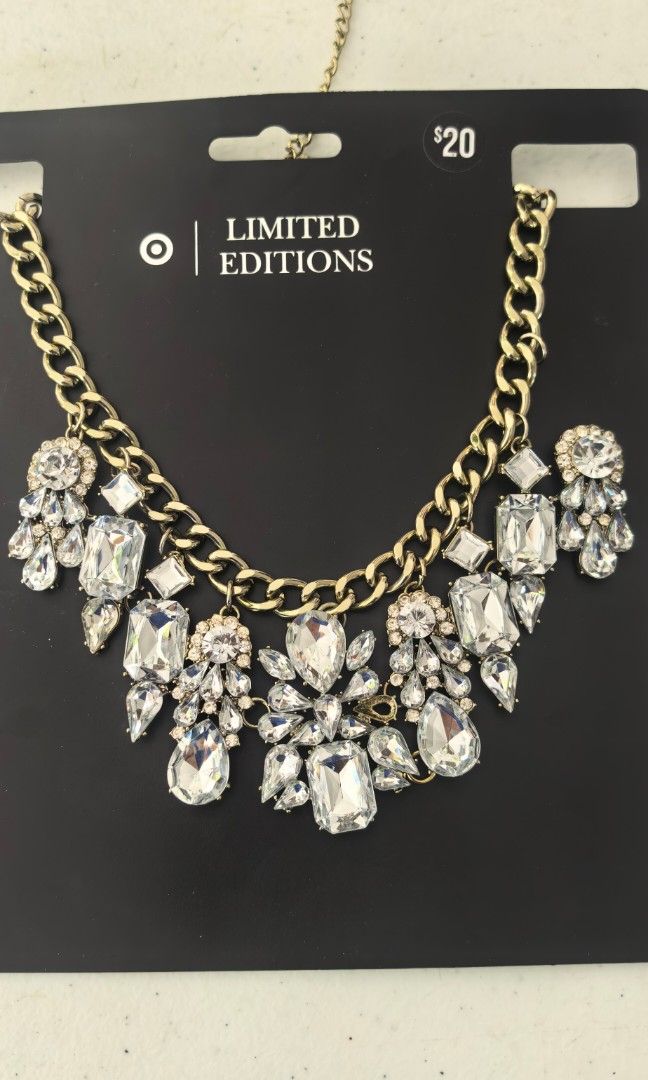 Brand new Statement Necklace (Category: Necklaces) located in Tuguegarao City. Submitted by zenphoenix-7ad615 (Listing ID 1465013381, Image 1). Description: Brand new Statement necklace.