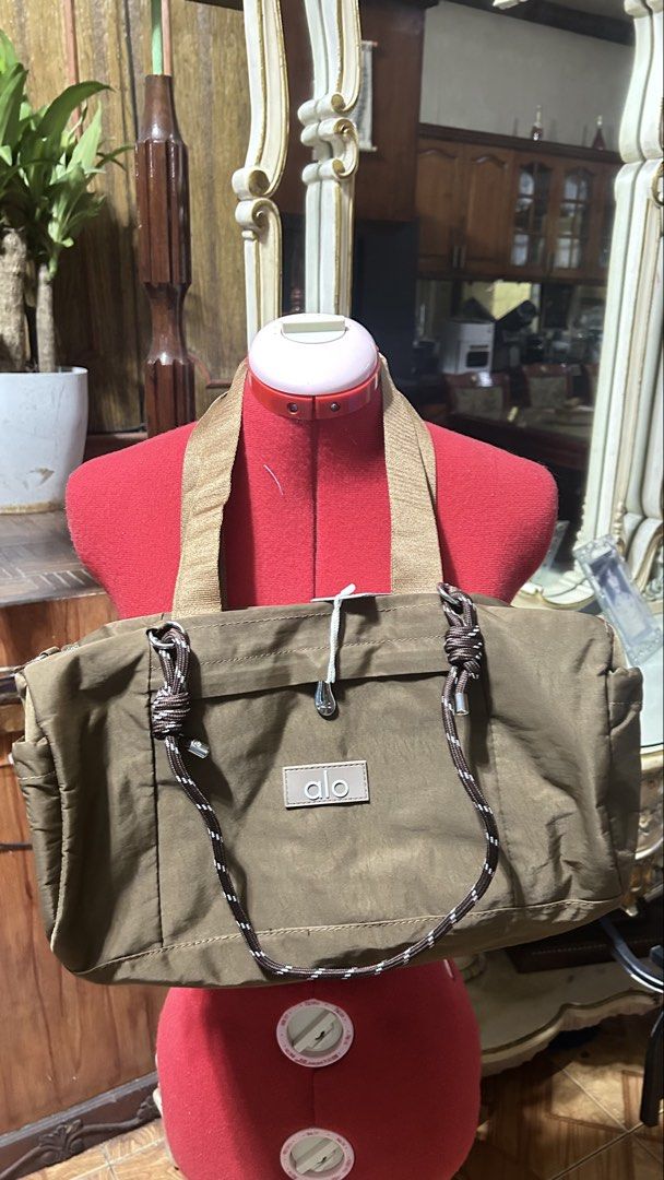 brown alo shoulder bag duffel (Category: Shoulder Bags) located in Quezon City. Submitted by prelovedthings830 (Listing ID 1465048103, Image 1). Description: .