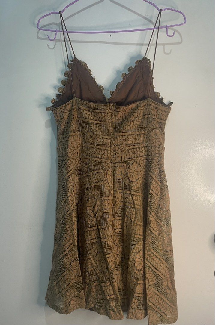 BROWN CUTE DRESS (Category: Dresses) located in Paranaque City. Submitted by 8thvesture (Listing ID 1465053438, Image 2). Description: No issue, no damage.