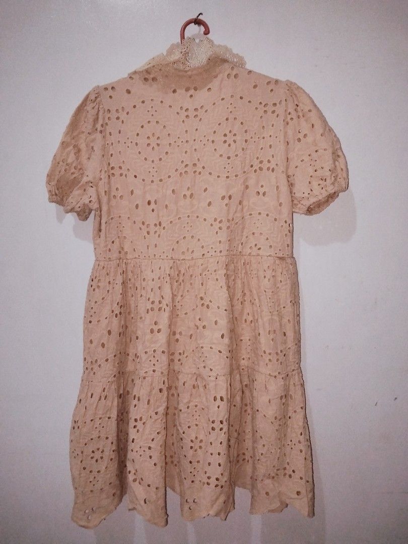 brown dress (Category: Dresses) located in Lucena. Submitted by theg00dhang (Listing ID 1465096506, Image 2). Description: length 31 inches.