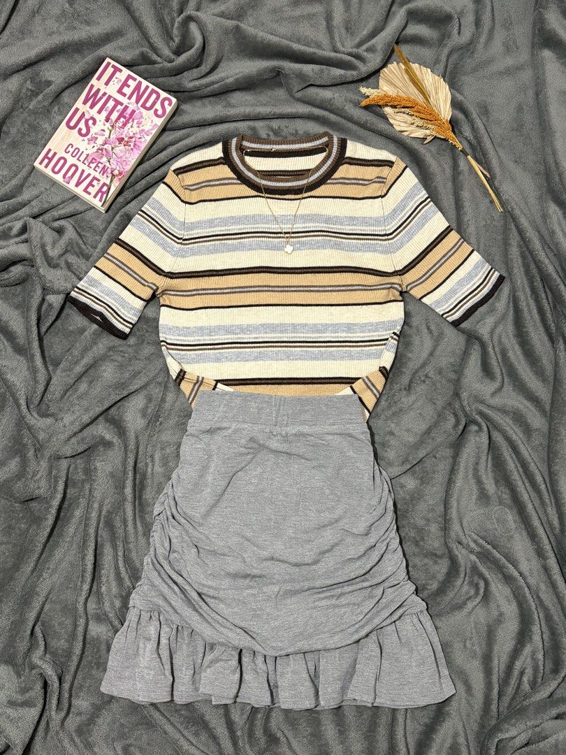 Brown Knitted Top (Category: Shirts) located in General Trias. Submitted by hiraethcullen (Listing ID 1465136970, Image 1). Description: like new / comfy medium - large 📍 General Trias, Cavite.