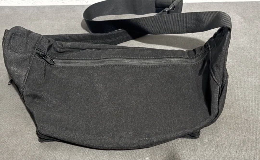 Bum bag(unise ) (Category: Cross-body Bags) located in Manila. Submitted by bwshoppe (Listing ID 1464990141, Image 2). Description: Purchased in SG, local brand Size: L 7” X W 13” .