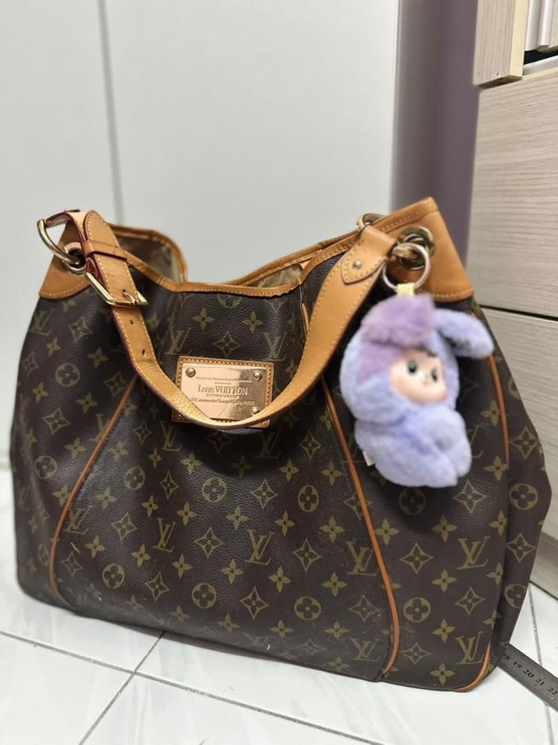 Bundle Selected (Category: Bags & Wallets) located in Ipoh. Submitted by prelovedbestbest (Listing ID 1465109623, Image 3). Description: Boleh pm utk tgk detail bag semua item leather ya .