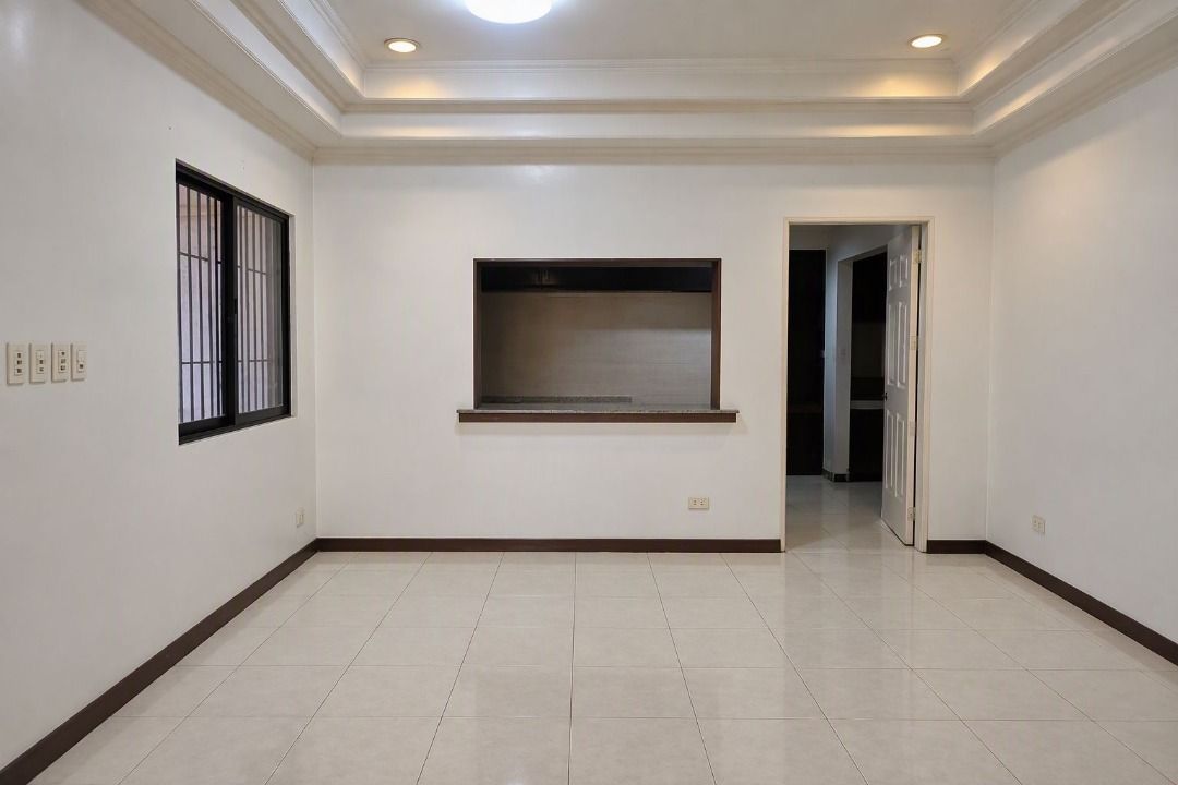 BUNGALOW FOR RENT UPS 1 (Category: House & Lot) located in Makati City. Submitted by corderopawnshop (Listing ID 1464639129, Image 3). Description: UPS 1 VILLAGE BUNGALOW HOUSE, 4 BEDROOMS WITH 3 TB WITH MAIDS. READY FOR MOVE IN.
