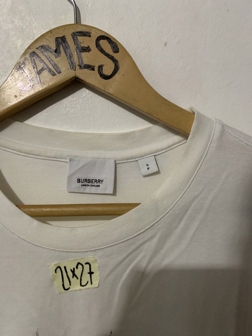 Burberry (Category: Formal Shirts) located in Manila. Submitted by tanjames.14 (Listing ID 1465078082, Image 3). Description: Burberry Size small Dimes 21x27 Good Condition Issue last pic .