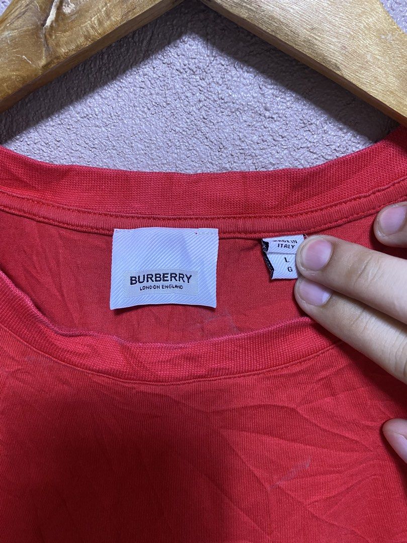 Burberry (Category: Luxury Apparel) located in Iloilo. Submitted by prelovedfindsilo (Listing ID 1465089992, Image 3). Description: BURBRRY 19SS Tee/ Drunken woman Size Large 22.5x28 Good condition Color rate 9.8/10 Details posted Location Iloilo City.