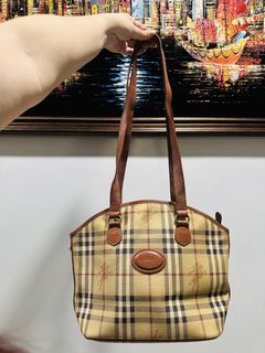 (Category: ) located in . Submitted by stopandshopforluxury (Listing ID 1465110800, Image 1). Description: .