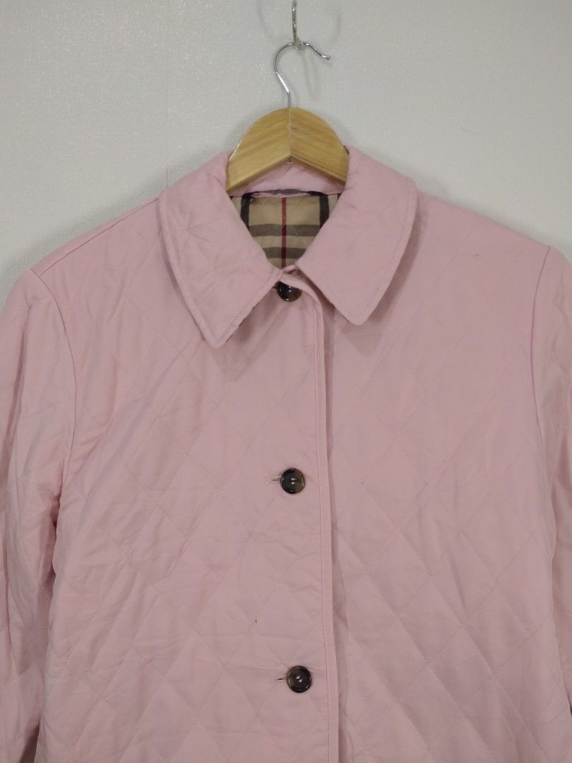 BURBERRY QUILTED JACKET (Category: Luxury Apparel) located in Baguio. Submitted by dansteals (Listing ID 1465053049, Image 2). Description: 29 X 20 MEDIUM NO ISSUE.