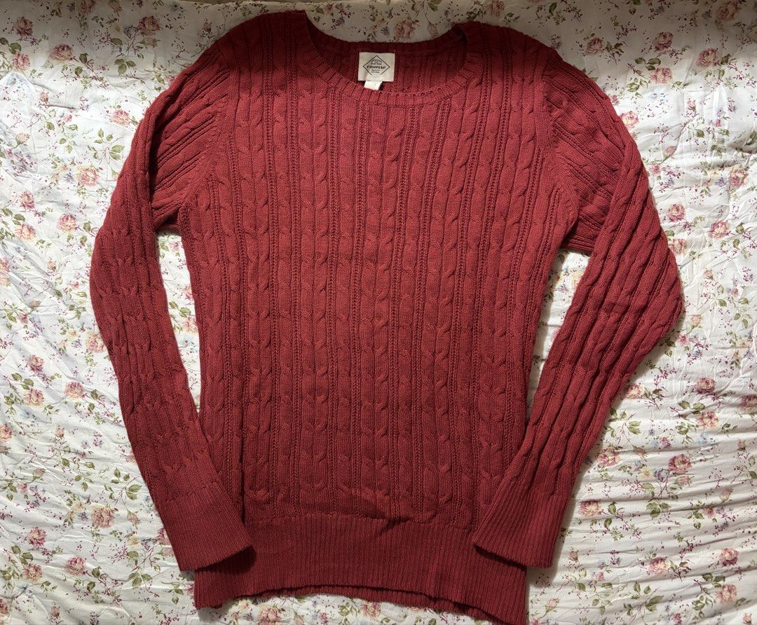 Burgundy Cable Sweater (Category: Longsleeves) located in Muntinlupa City. Submitted by herellas0504 (Listing ID 1465114247, Image 1). Description: Burgundy Cable Sweater Mine: 200 | Lock: 350 ————————————— size: small-large no issue, high quality fab.