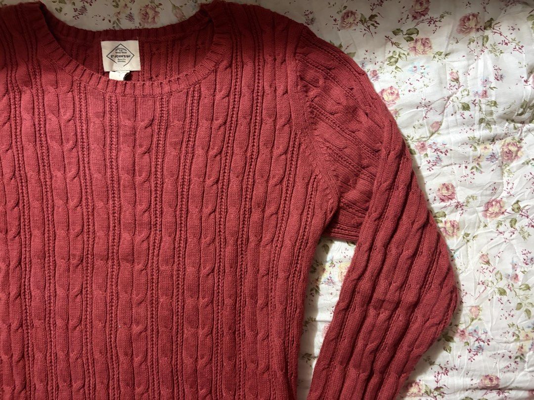 Burgundy Cable Sweater (Category: Longsleeves) located in Muntinlupa City. Submitted by herellas0504 (Listing ID 1465114247, Image 3). Description: Burgundy Cable Sweater Mine: 200 | Lock: 350 ————————————— size: small-large no issue, high quality fab.